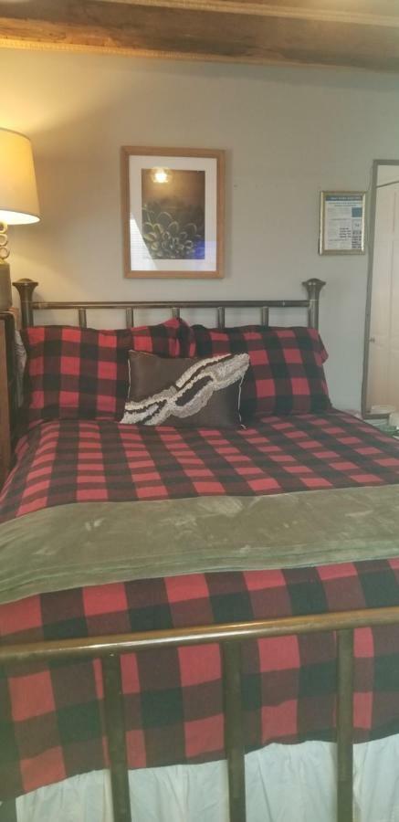 Hallowell Rooming House Room photo